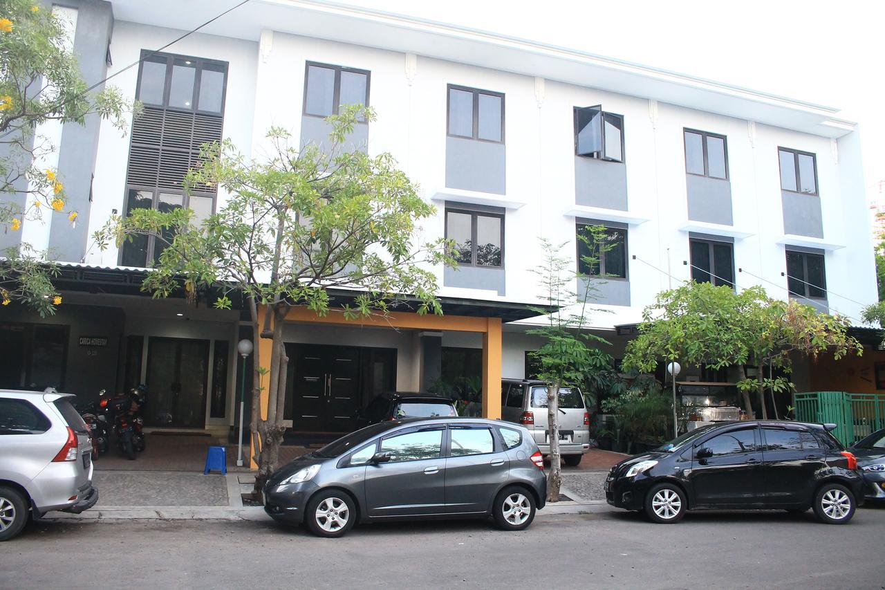 Carica Homestay Surabaya Buitenkant foto